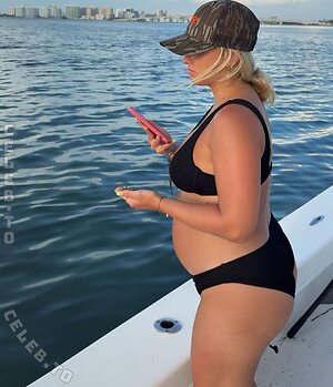 Cayla Vanderbaan leaked photo #36