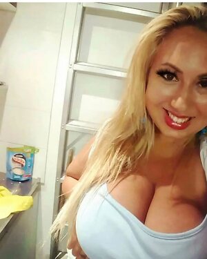Cecilia C. leaked photo #31