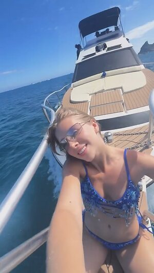 Cela Lopes leaked photo #5