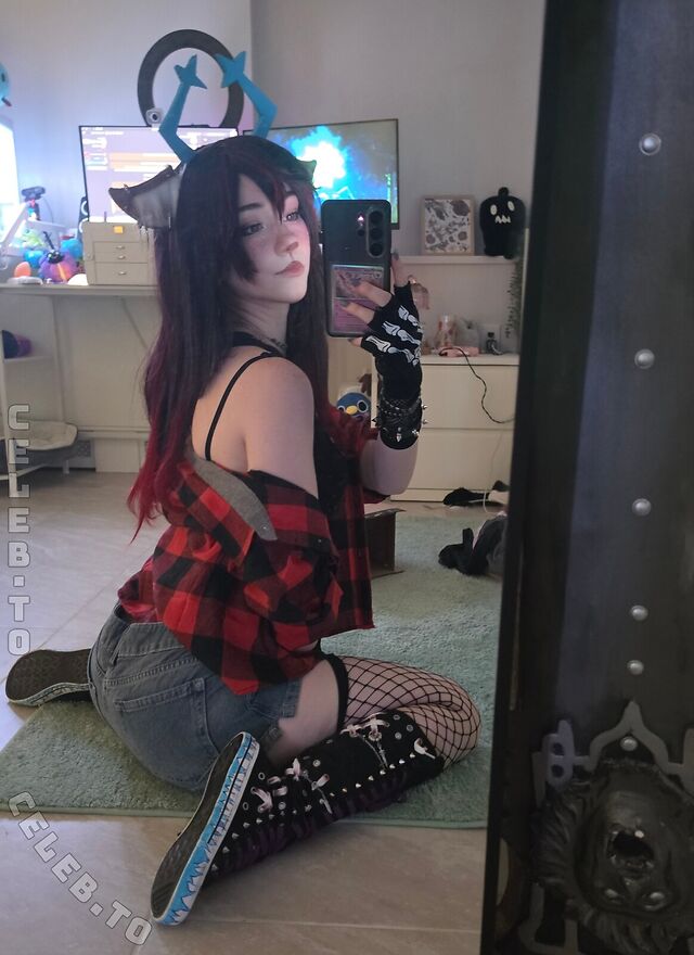 Celebi Cosplays leaked photos