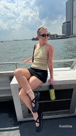 Celebrity legs Nude Leaked Photo #45