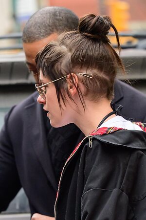 Celebrity OOPS! (Nip slip, upskirt, c-through, Cameltoes &amp;a leaked photo #17
