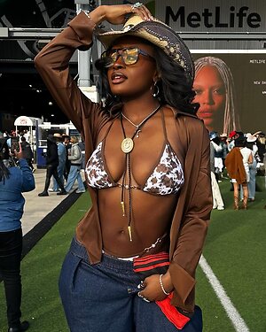 Celia Rose Gooding Nude Leaked Photo #9