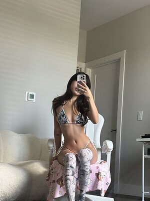 Celia Tran leaked photo #5
