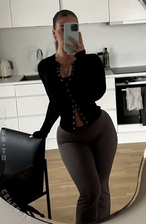 Celie Lindblad Nude Leaked Photo #3