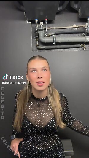 celinajoyy Nude Leaked Photo #4