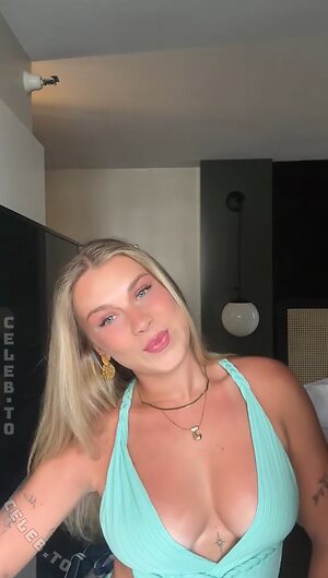 celinajoyy Nude Leaked Photo #5