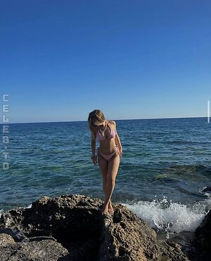 celinajoyy Nude Leaked Photo #9