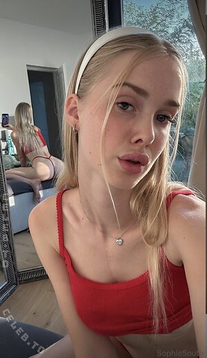 Celine Ren Nude Leaked Photo #17