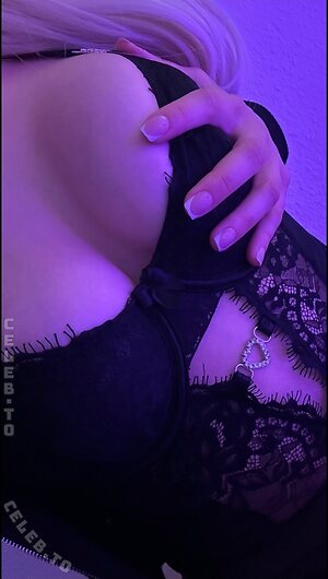 Ceosberry Nude Leaked Photo #14