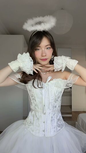 cey_lazuli leaked photo #67