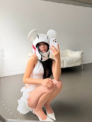 Chailee Son Nude Leaked Photo #5