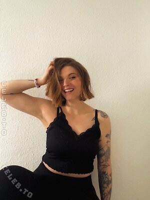 Chantallosaurus Nude Leaked Photo #5