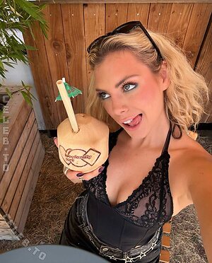 Chany Dakota Nude Photos