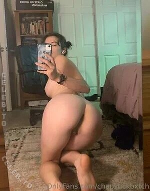 Chapstickbxtch Nude Leaked Photo #35