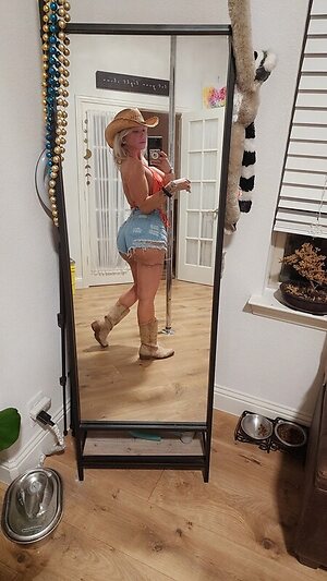 Charlee Elizabeth Kennedy leaked photo #5