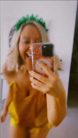 Charli Robinson leaked photo #33