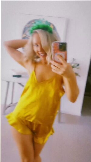 Charli Robinson leaked photo #35