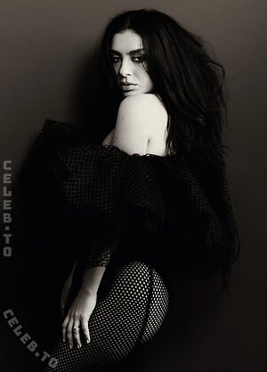 Charli XCX photo
