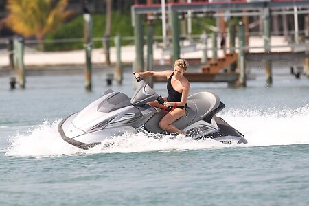Charlize Theron Hot leaked photo #71