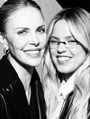 Charlize Theron leaked photo #154