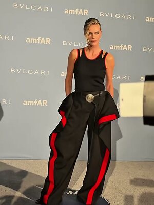 Charlize Theron leaked photo #212