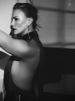 Charlize Theron leaked photo #273