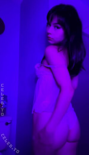 Charlize Nude Leaked Photo #3