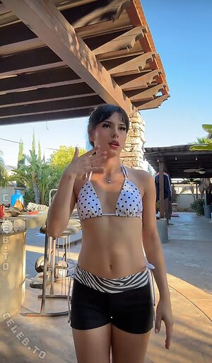 Charlize Nude Leaked Photo #20