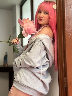 Charlotte Collins leaked photo #8