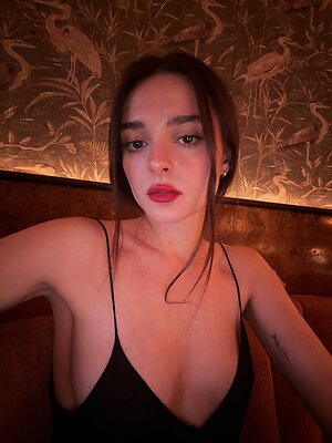 Charlotte Lawrence pokies leaked photo #3