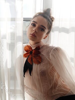 Charlotte Lawrence Nude Leaked Photo #15