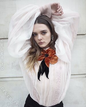 Charlotte Lawrence Nude Leaked Photo #17