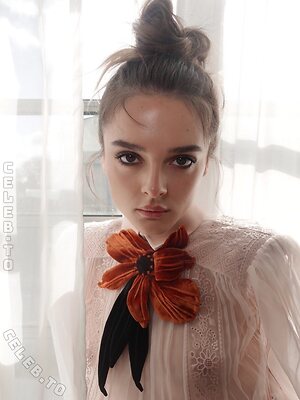 Charlotte Lawrence Nude Leaked Photo #18