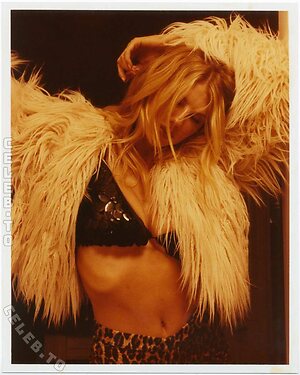 Charlotte McKinney Nude Leaked Photo #8