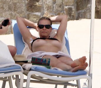 Chelsea Handler HOT leaked photo #3