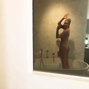 Chelsea Handler HOT Nude Leaked Photo #6