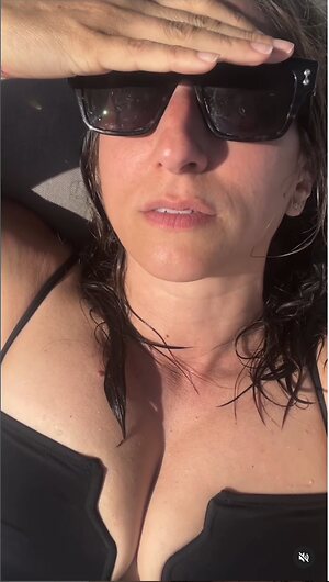 Chelsea Peretti leaked photo #11