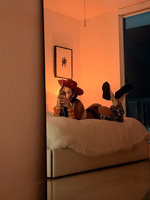 Cheryl Xiao leaked photo #14