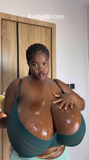 Chioma Lovv leaked photo #11