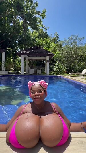 Chioma Lovv leaked photo #12