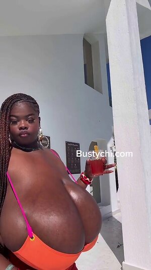 Chioma Lovv leaked photo #18