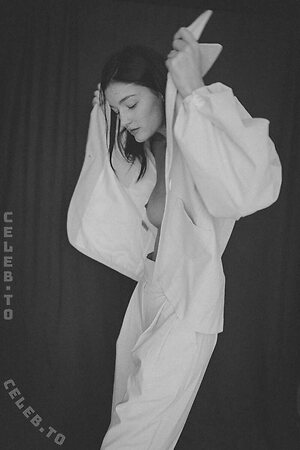 Chloe Bechini photo