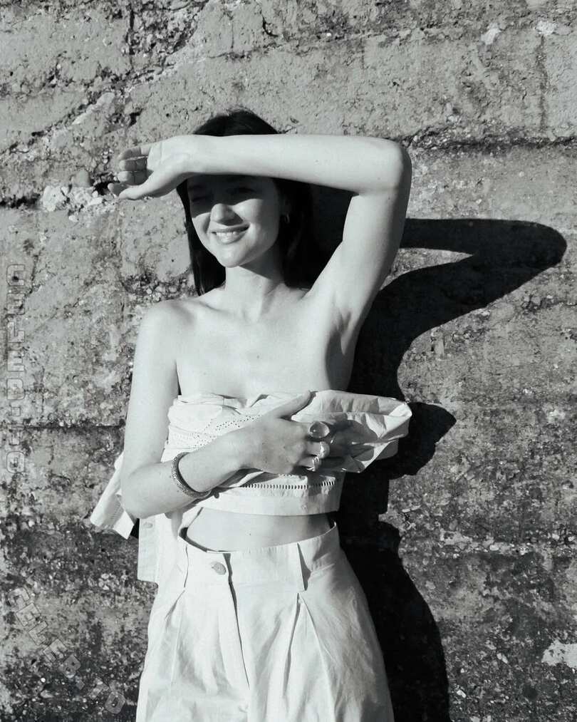 Chloe Bechini photo