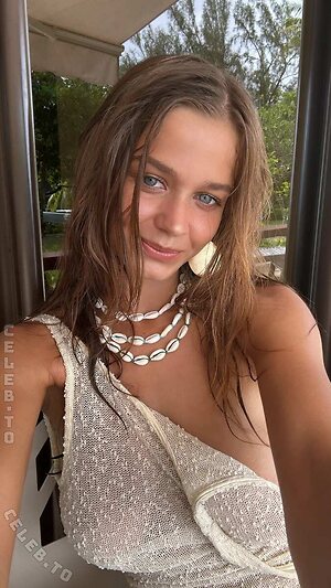 Chloe Campbell Nude Leaked Photo #16