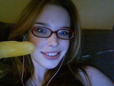 Chloe Dykstra leaked photo #23