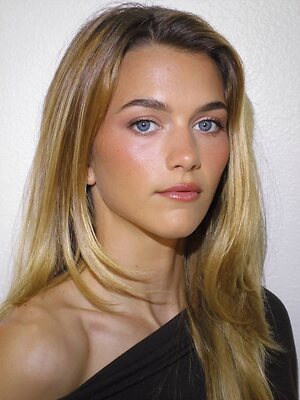 Chloe East