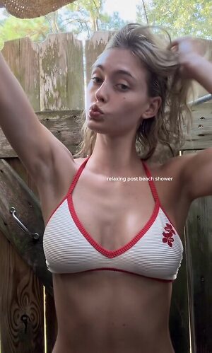 Chloe M Bridges leaked photo #4