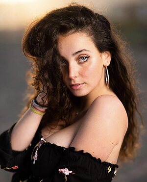 Chloe M Nude Leaked Photo #6