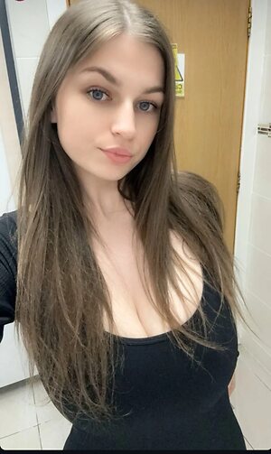 Chloe T. Nude Leaked Photo #17